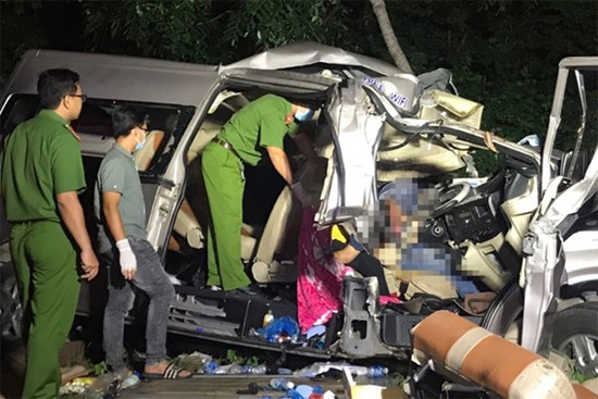 Chưa xác định ai lái xe khách 16 chỗ làm 8 người chết