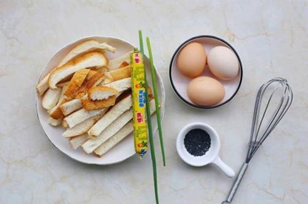Thừa 2 lát bánh mì, vợ nhanh tay làm pizza chỉ 5 phút là có ngay món ăn sáng-1