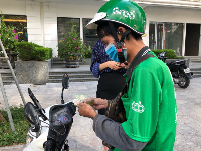 Trải lòng của tài xế công nghệ sau vụ đồng nghiệp bị cướp đâm 6 nhát: Biết chạy đêm nguy hiểm nhưng vì hoàn cảnh, nhiều lúc nghĩ tính mạng mình giản đơn-2