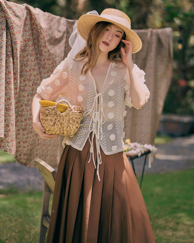 Các mỹ nhân Việt có loạt cách diện chân váy siêu xinh, bạn áp dụng thì sẽ đẹp mọi lúc mọi nơi-3