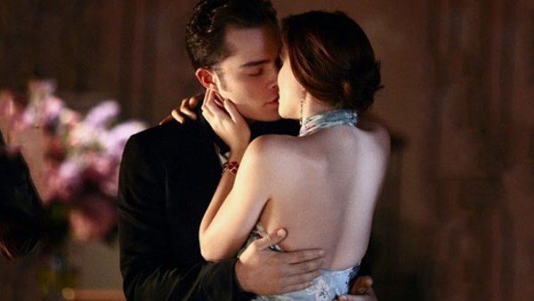 Tại sao đàn ông thích hôn môi đến thế? Biết lý do tôi đã chủ động hôn chồng mỗi ngày-2