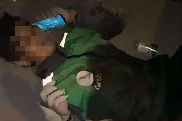 Người phụ nữ đưa tài xế Grab bị đâm đi cấp cứu: Sao phải sợ vạ lây-1