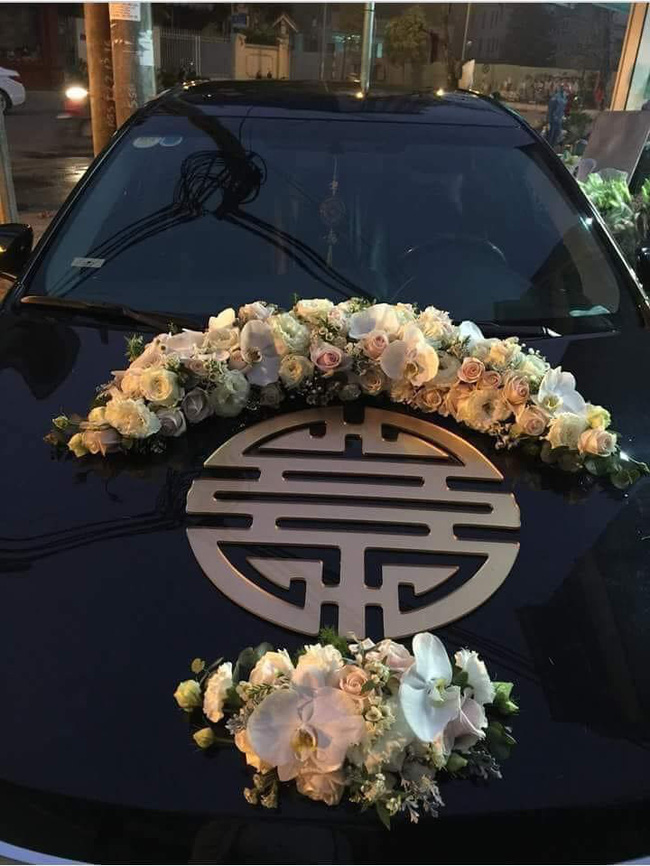 Pha trang trí xe hoa đám cưới tai hại nhất thời đại khi nhà trai gắn nhầm chữ thọ thay vì chữ hỉ khiến nhà gái nổi giận đùng đùng-1