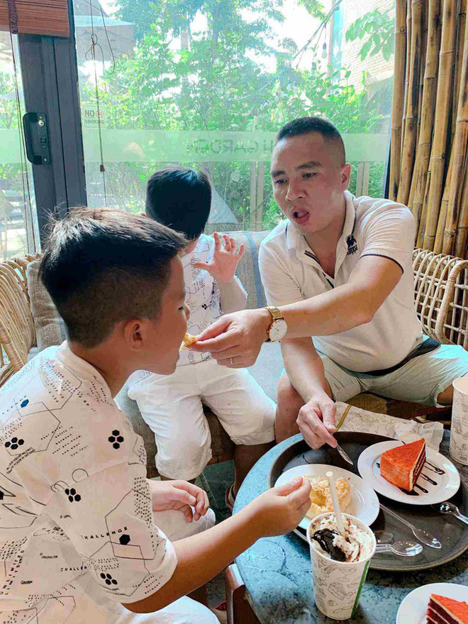 Bất ngờ với cách dạy dỗ và xưng hô của Mạnh Hùng với hai con trai MC Hoàng Linh-4