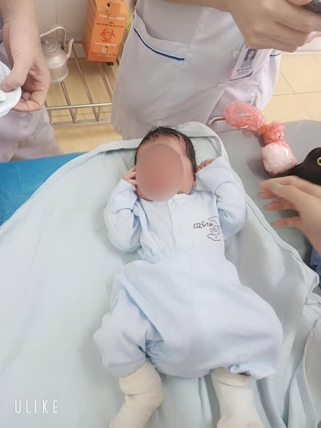 Bé sơ sinh còn nguyên dây rốn bị bỏ rơi cạnh trạm y tế xã: Dư luận chia hai luồng ý kiến tranh cãi về hành động của người mẹ-3