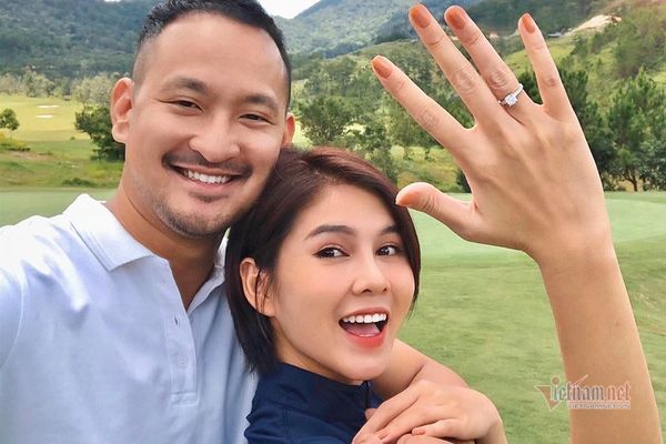 MC Thu Hoài được bạn trai cầu hôn-1