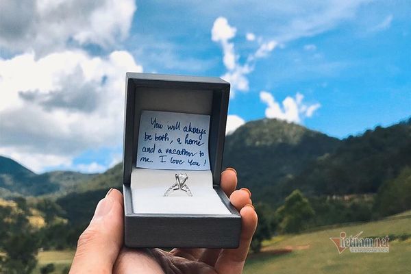 MC Thu Hoài được bạn trai cầu hôn-2