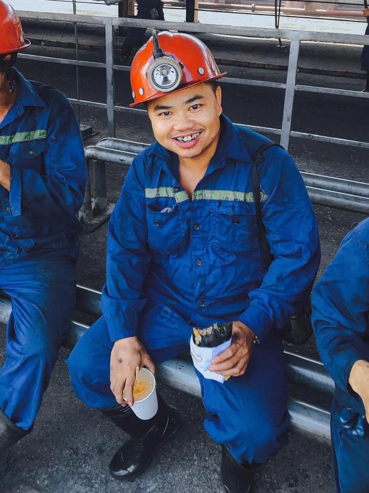 Bất ngờ về nguyên liệu đặc biệt tạo ra chiếc bánh mì bóng đêm gây sốt MXH-3