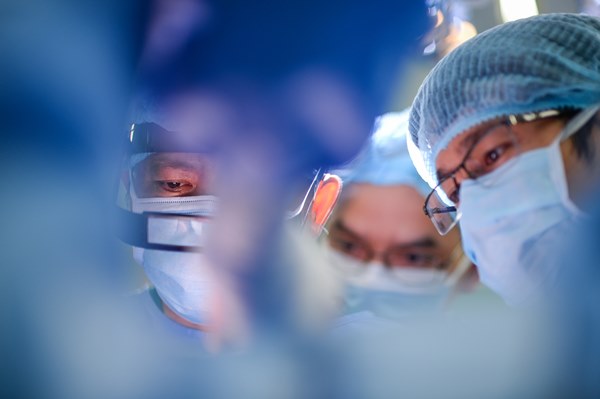 GS Trần Đông A: ‘Hành trình của song Nhi còn rất dài và gian nan-1