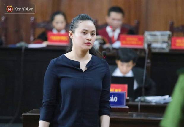 Sau 5 ngày tạm hoãn, Ngọc Miu tươi cười cùng người tình Văn Kính Dương đến phiên tòa sơ thẩm-18