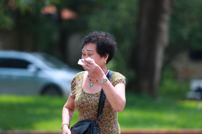 Hot girl Ngọc Miu nước mắt lưng tròng ngồi trong xe bít bùng sau khi bị đề nghị 16 năm tù-8