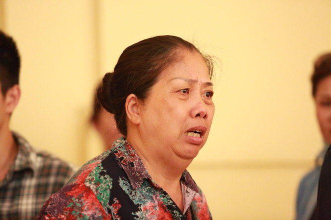 Hot girl Ngọc Miu nước mắt lưng tròng ngồi trong xe bít bùng sau khi bị đề nghị 16 năm tù-12