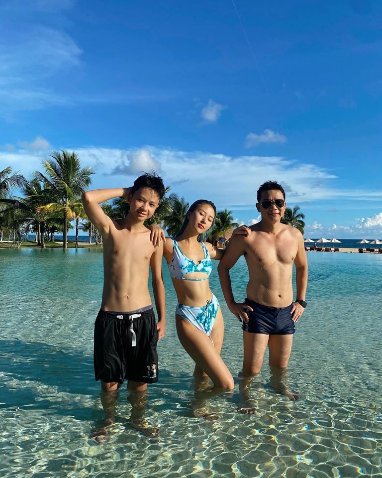 Khoe ảnh du lịch cùng gia đình, ngoại hình bố ruột Quỳnh Anh Shyn chiếm spotlight-3