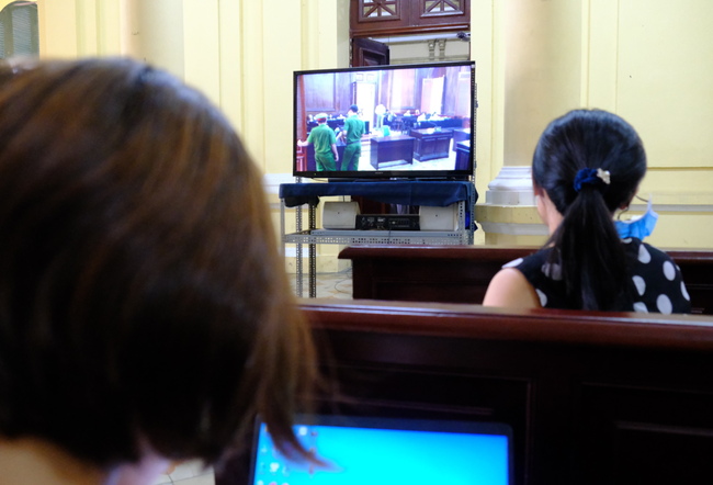 Diễn biến bất ngờ phiên xét xử trùm ma túy Văn Kính Dương và hot girl Ngọc Miu: Luật sư phản bác gay gắt, yêu cầu VKS trả hồ sơ điều tra lại-10