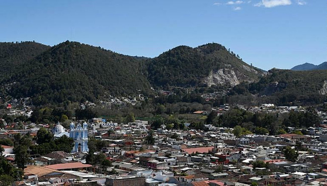 Tìm đứa trẻ 2 tuổi mất tích khi đi chợ cùng mẹ, cảnh sát phát hiện cảnh tượng chấn động với 23 trẻ khác trong ngôi nhà bí mật-3