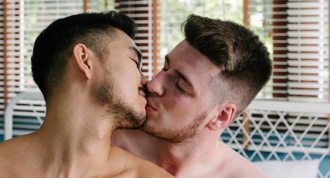 Tâm sự chuyện làm Sugar baby của chàng trai 20 tuổi với lão đại gia: Góc khuất sau mỗi cuộc ân ái và những lời hứa hẹn rùng mình-2