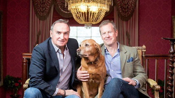 Cặp đôi đồng tính đầu tiên đi vào lịch sử của hoàng gia Anh: Sau 17 năm lấy vợ mới tìm được hạnh phúc đích thực và hôn lễ có 1-0-2-4