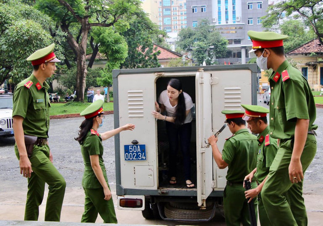 Các bị cáo vụ Văn Kính Dương bật khóc: Nếu con có chịu mức án cao nhất, vẫn xin mẹ đừng quá đau lòng-6