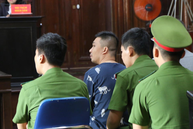 Các bị cáo vụ Văn Kính Dương bật khóc: Nếu con có chịu mức án cao nhất, vẫn xin mẹ đừng quá đau lòng-3