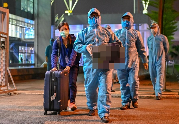 Hơn 100 người mắc Covid-19 sắp về nước sẽ điều trị tại Hà Nội-1