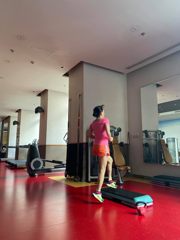 Sinh con gái cho Quách Ngọc Ngoan, Phượng Chanel vẫn người đẹp, dáng chuẩn nhờ thường xuyên làm điều này-2