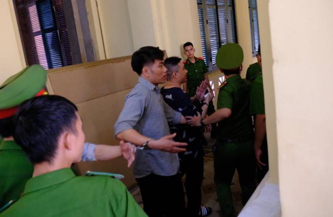 Văn Kính Dương xin lỗi người tình và con sắp thi đại học, hot girl Ngọc Miu nói lời sau cùng trong nước mắt-9