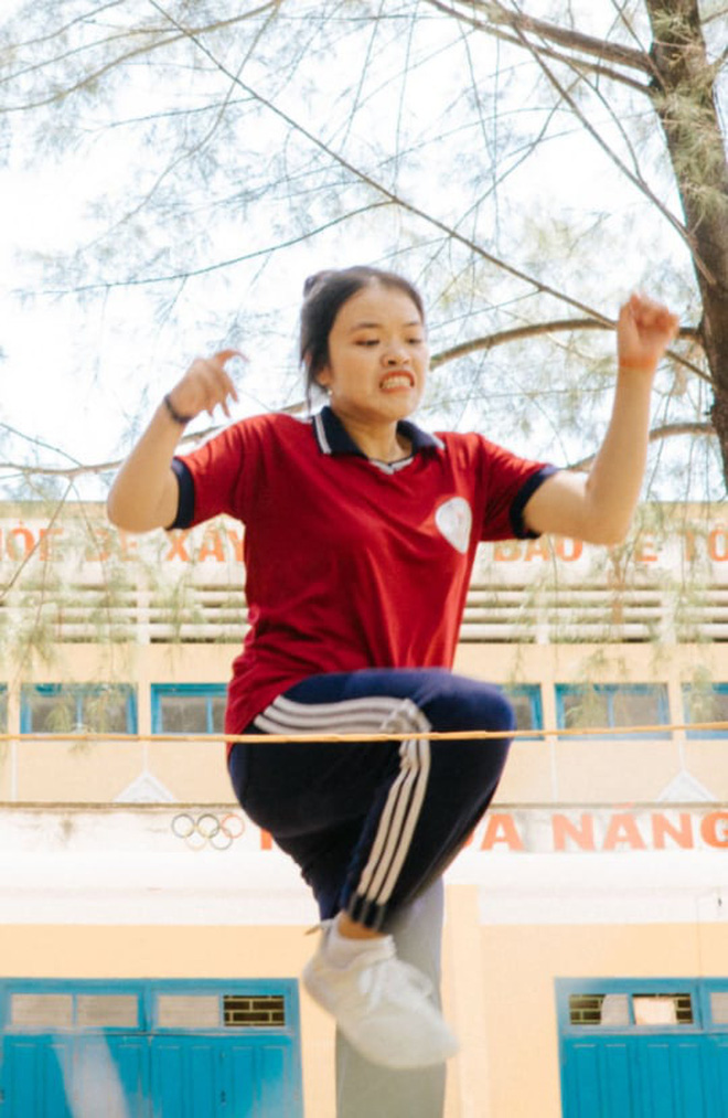 Chụp kỷ yếu ngay giờ thể dục, ý tưởng 0 đồng mà cho ra đời bộ ảnh ra gì và này nọ phết-11