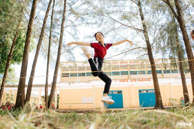 Chụp kỷ yếu ngay giờ thể dục, ý tưởng 0 đồng mà cho ra đời bộ ảnh ra gì và này nọ phết-15