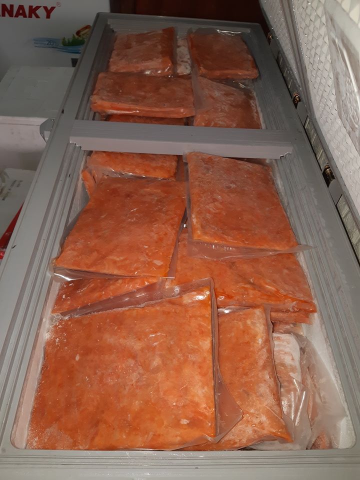 Vụn cá hồi giá rẻ hút khách, các bà nội trợ đặt mua ồ ạt-5