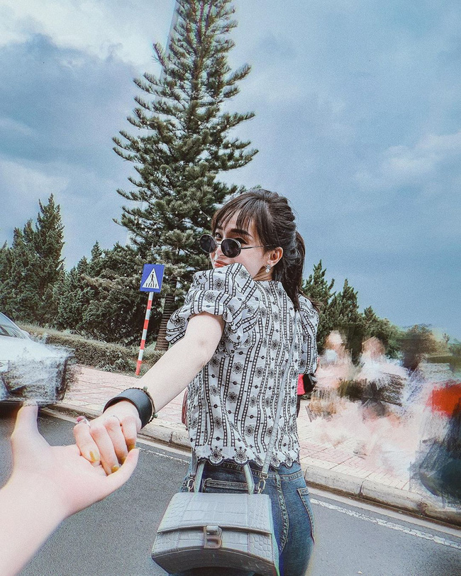 Style du lịch của các hot mom chính là kho ý tưởng giúp bạn mặc đẹp không sót ngày nào khi đi chơi xa, lên hình siêu lung linh-6