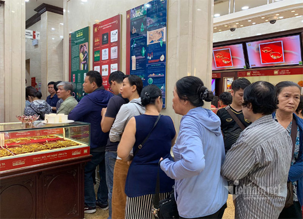 Giá vàng hôm nay 25/7: Được đà lên đỉnh, dấu hiệu làm giá-1