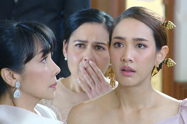 Chồng mất, tôi thủ tiết 8 năm chăm sóc bố mẹ chồng, ngày sinh nhật, ông bà tặng một món quà khiến chân tay tôi run lẩy bẩy-1