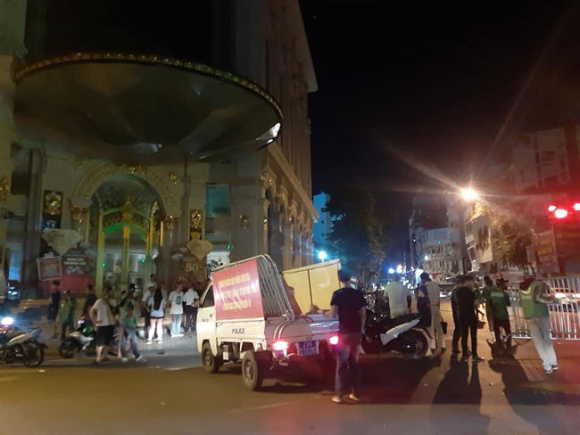 Xe ôm công nghệ va chạm với nhóm quái xế trong đêm, khách ngồi sau tử vong tại chỗ-1