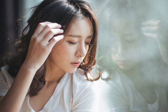 Ra khỏi cổng tòa, chồng cũ ân cần lái xe đưa tôi về tận nhà, trước khi rời đi, anh thốt ra một đề nghị làm tôi giật mình