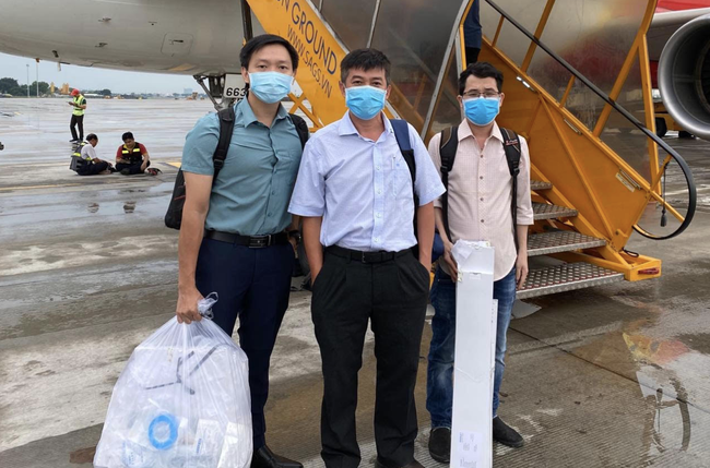 Ekip bác sĩ Bệnh viện Chợ Rẫy tức tốc ra Đà Nẵng hỗ trợ điều trị cho bệnh nhân 416 nhiễm COVID-19-1