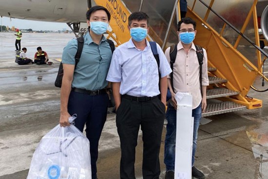Ekip bác sĩ Bệnh viện Chợ Rẫy tức tốc ra Đà Nẵng hỗ trợ điều trị cho bệnh nhân 416 nhiễm COVID-19