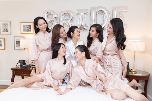 Cận cảnh dàn phù dâu, phù rể trong đám cưới của Thúy Vân: Toàn gương mặt hot đẹp rạng rỡ, Hoa hậu Khánh Vân gây chú ý-3