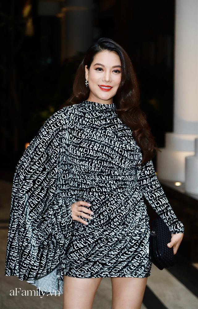 Đám cưới Á hậu Thúy Vân: Cô dâu chú rể đã xuất hiện, Hương Giang, Trương Ngọc Ánh và dàn sao quyền lực hội tụ-2