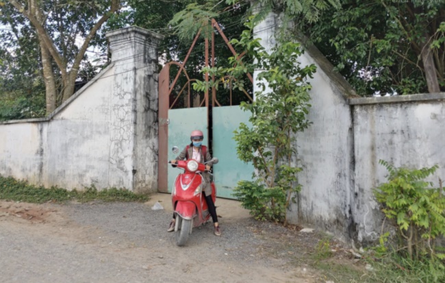 Tịnh thất Bồng Lai không hợp tác khi được vận động cách ly vì tiếp xúc với người nhập cảnh trái phép, còn dùng điện thoại livestream lên MXH-1