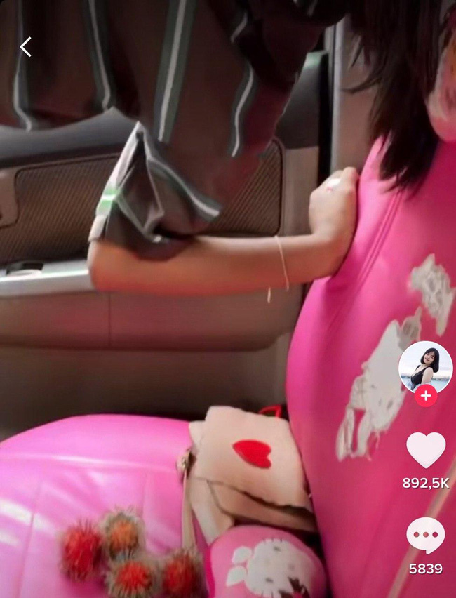 Đoạn clip quay cảnh cô bé oằn mình, kêu khóc ầm ĩ vì sợ một loại quả mà đâu đâu cũng có, thu hút gần cả triệu lượt xem-1