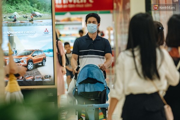 Người dân Sài Gòn và Hà Nội kích hoạt lại các biện pháp phòng chống dịch: Tuân thủ đeo khẩu trang nơi đông người-9