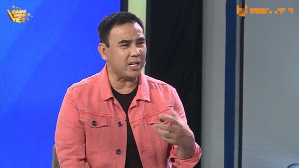 Nam MC quỳ gối van xin mẹ vì 30 tuổi vẫn bị bắt ngủ chung, Lê Hoàng giận dữ lao ra sân khấu mắng nặng lời-2