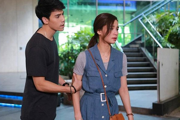 Chồng coi thường vợ 1 lần đò chẳng buồn giữ, chỉ 9 chữ trong điện thoại của cô lại khiến anh khiếp vía năn nỉ-1