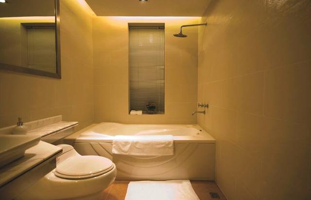 Có nên đóng cửa nhà tắm khi không sử dụng? Nhiều người đã làm sai khiến mầm bệnh sinh sôi-4