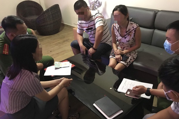 Bắt gã trai Trung Quốc cầm đầu đường dây đưa người nhập cảnh trái phép-2