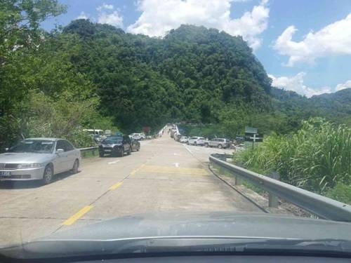 Hiện trường vụ lật xe làm 13 người tử vong ở Quảng Bình-4