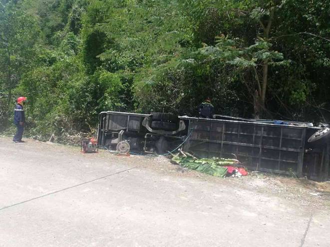 Hiện trường vụ lật xe làm 13 người tử vong ở Quảng Bình-10