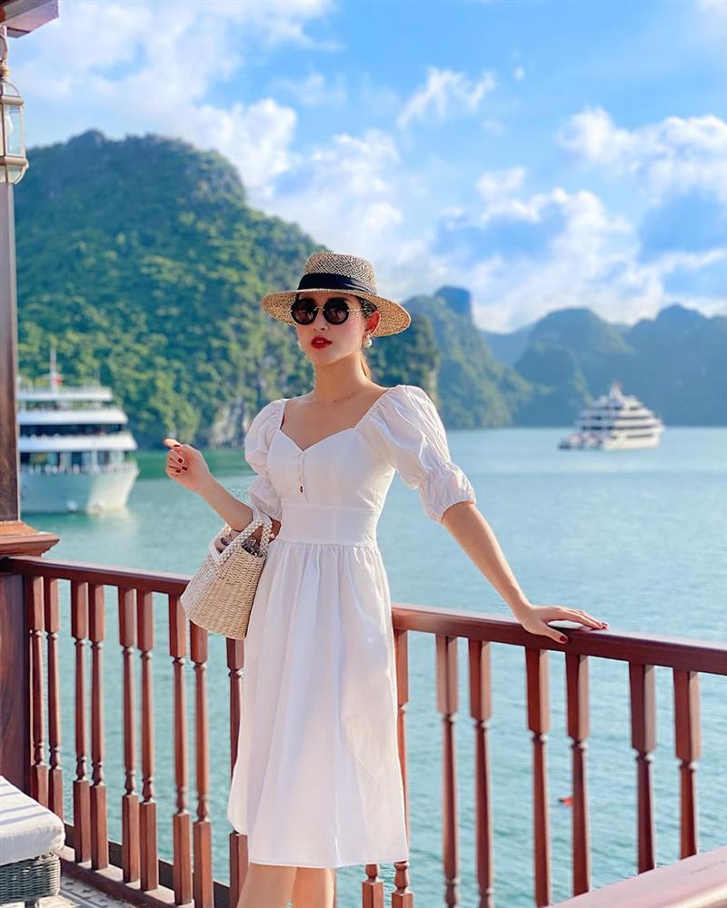 Xem ảnh du lịch của Á hậu Huyền My, các chị em cũng học được bao cách lên đồ xinh lung linh mà vali vẫn gọn nhẹ-2