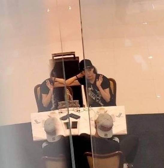 Vụ con trai Vua sòng bài Macau ngoại tình: Người chồng vừa công khai thân mật với hotgirl đào mỏ, cô vợ đã lộ ảnh hẹn hò cùng trai lạ-6