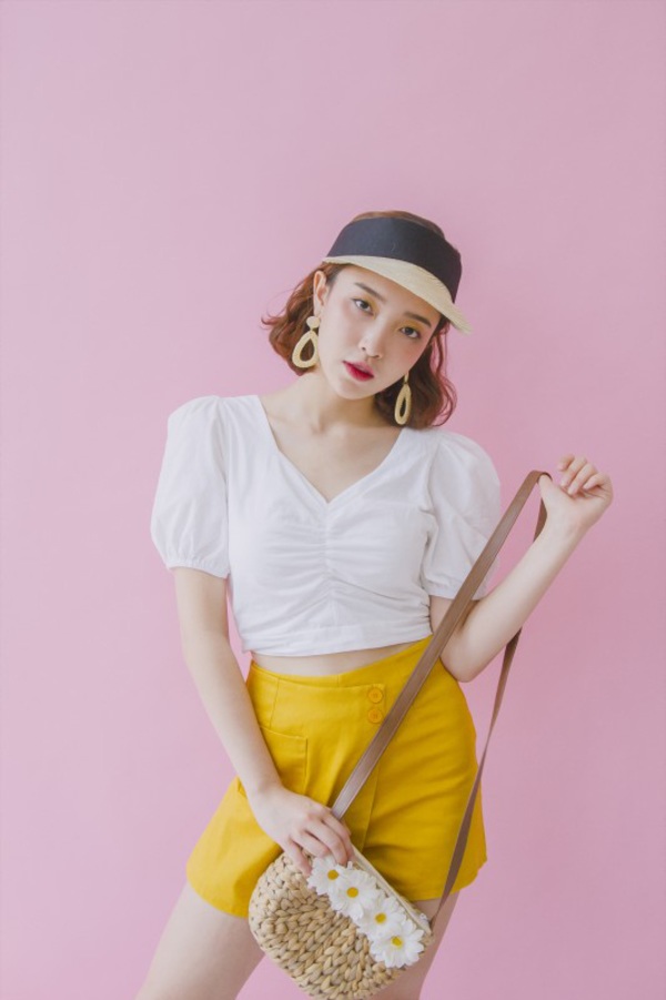 Những kiểu áo hè xinh xắn giúp chị em hô biến vòng 1 từ màn hình phẳng sang đầy đặn-5